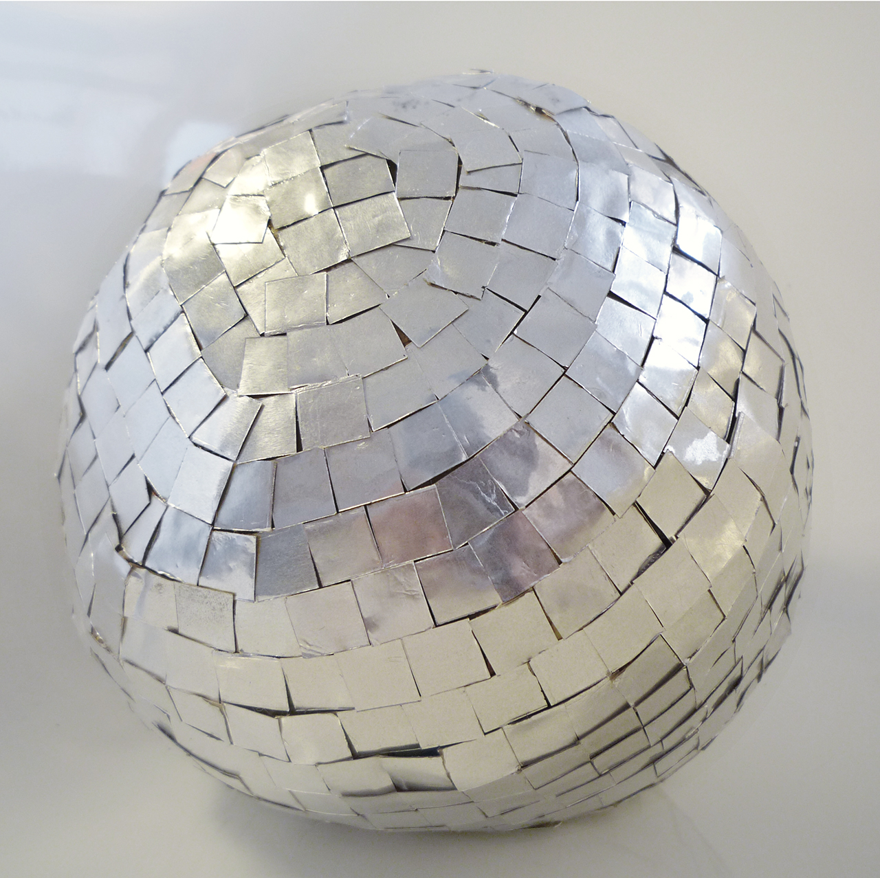 edd05-spiegelkugel_300_rgb_01_sharp